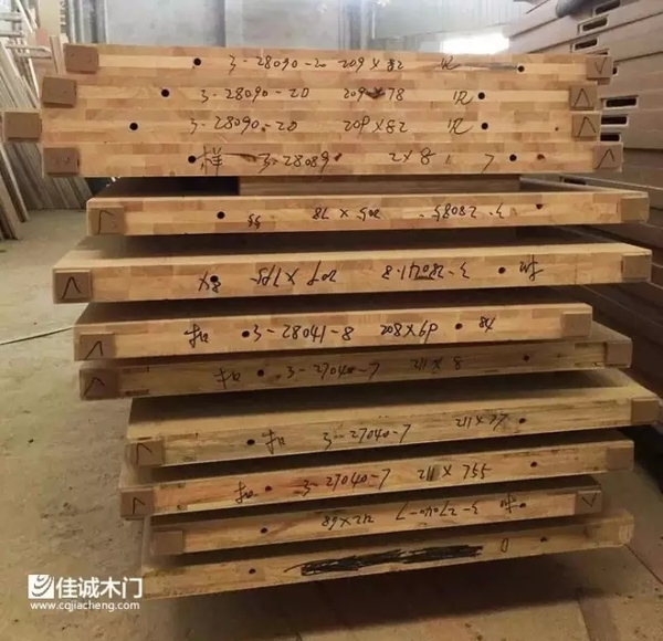 重庆佳诚木门：新品橡胶木木门泰国橡胶木