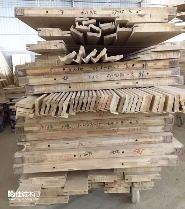 重庆佳诚木门：新品橡胶木木门泰国橡胶木展示