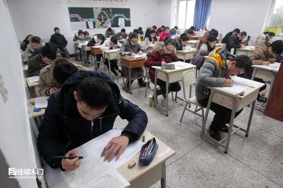 重庆佳诚木门：高考现场
